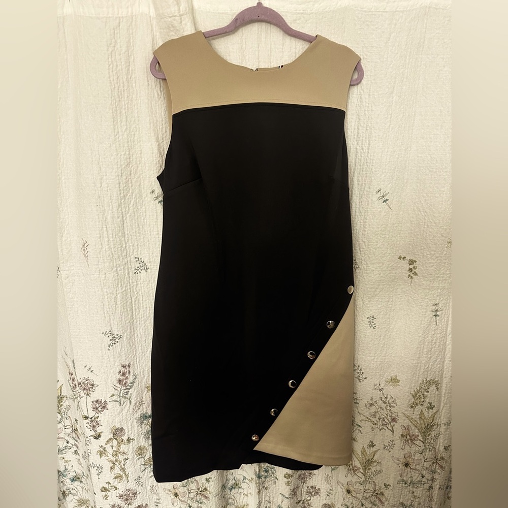 Cute black and cream work dress. In great condition.
